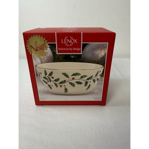 Lenox American By Design Holiday 5’ Bowl With Leaf & Holly Berries - Picture 1 of 11